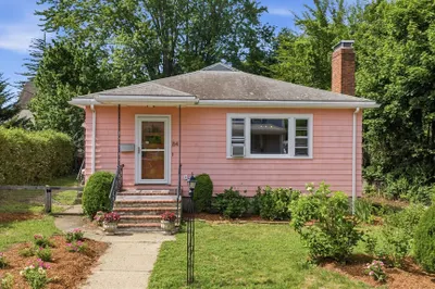 84 Oak Street 1