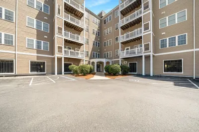 8 Walnut St #109