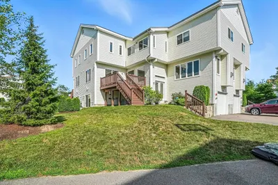 12 Queen Isabella Way #12 1