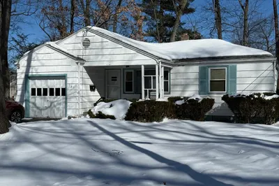 137 Carnavon Cir 1