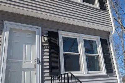 270 Sunderland Rd #100 1