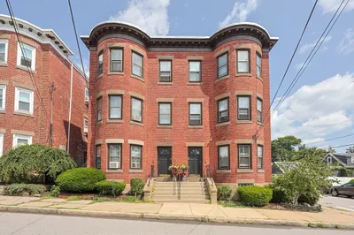 94 Lincoln St #2