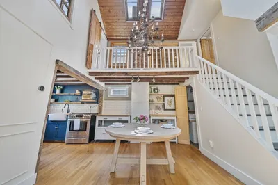 59 1/2 Summer St