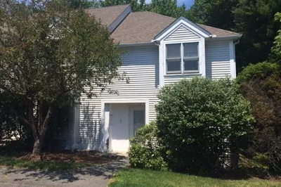 17 Salem Pl #17