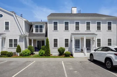 138 Elm St #17 1