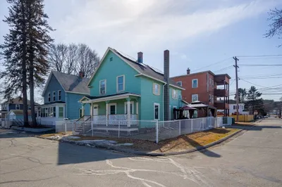 3 Newport St