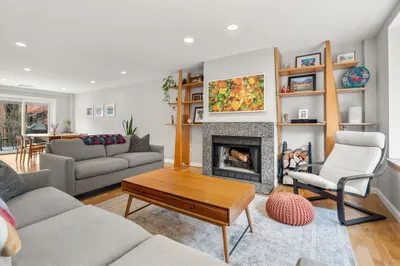 37 Chestnut St #207