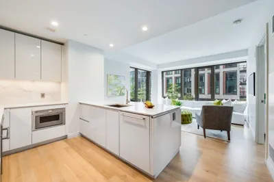 135 Seaport Blvd #807