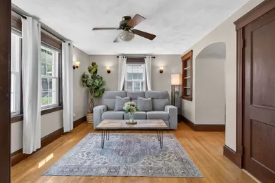 25 Pleasant St 1