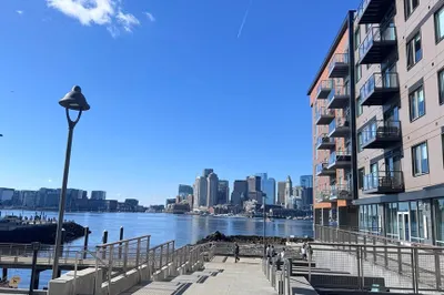 65 Lewis St #405