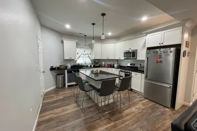 10 John St #1