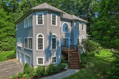 160 E Leverett Rd 1
