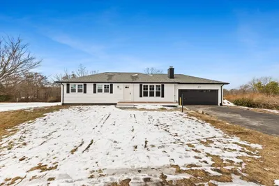 243 Pearse Rd 1