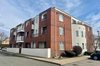 17 Margin St #13
