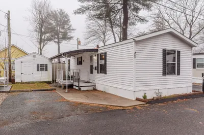 1346 Newport Ave #B9 1