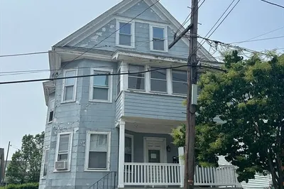 35 Joseph St #2