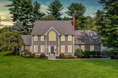 6 Carriage House Way 1