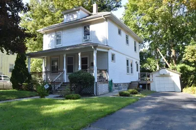 44 Maple St