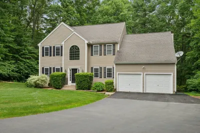 320 Lincoln Circle