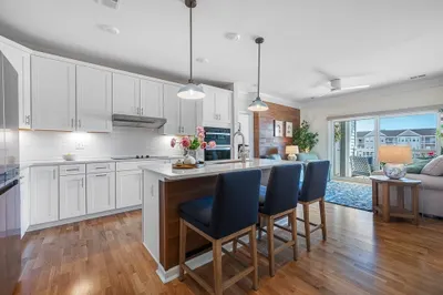 6 Peters Farm Way #411