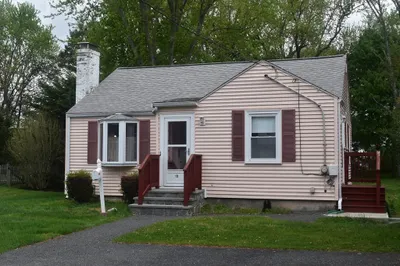 12 Fairview Ave