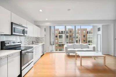 2 Earhart St #510