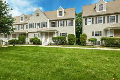 7 Dewey Street #4