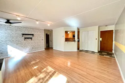 366 Quincy Ave #401