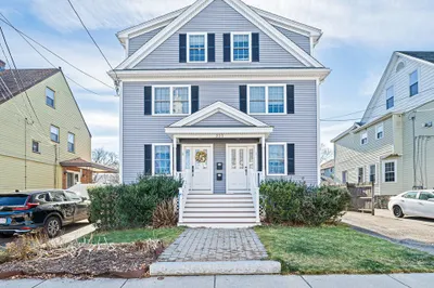 223 Robbins St #1 1