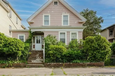 194 Coffin Ave 1