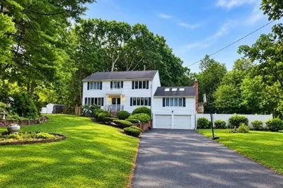 11 Colonial Ln 1
