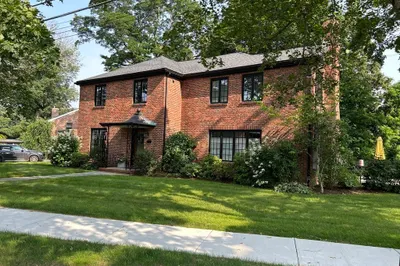 57 Lorna Rd