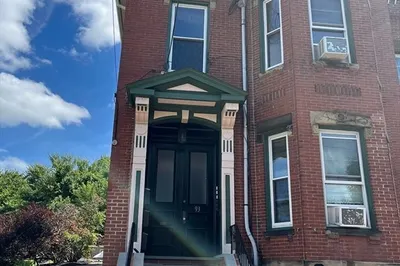 93 Fort Ave #2