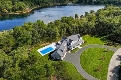 19 Walkerwoods Dr 1