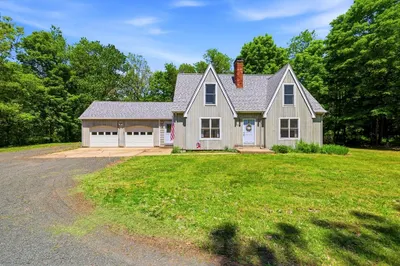 16 Old Long Plain Rd 1