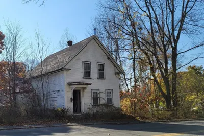 468 Parker Street 1