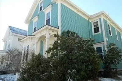 16 Holbrook St #1