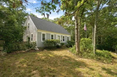 16 Gunters Ln 1