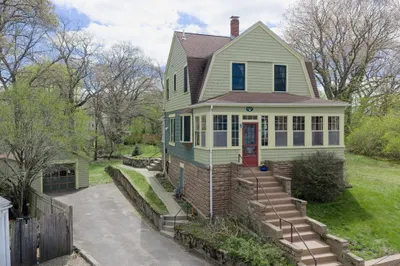 54 Oak Street 1
