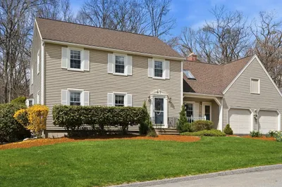 32 Dolly Dr