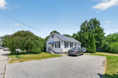 50 Lloyd Ave 1