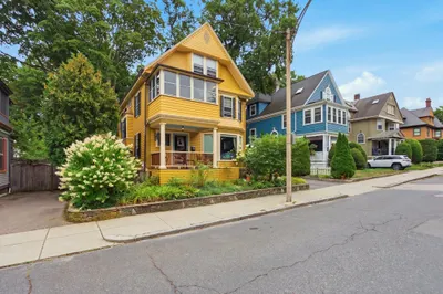 6 Menlo St 1