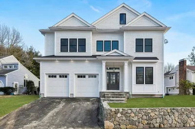 62 Brewster Dr