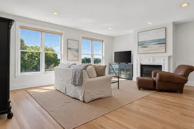 1306 Columbia Road #4C 1