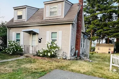 61 E Main St 1