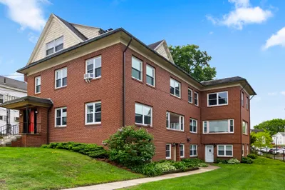 8 Lake St 1