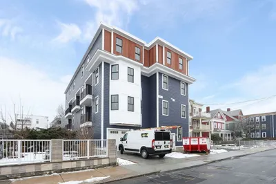 32 Pearl St #2 1
