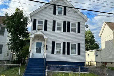 39 Avon St 1