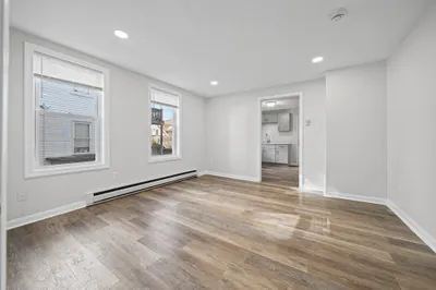 441 Ferry St #1 1