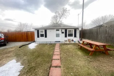 339 Abbott St 1